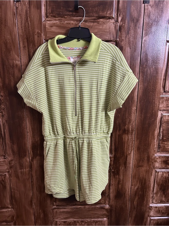 Umgee Pants - Umgee Green and White Striped Short Romper with Floral Trim Size Medium